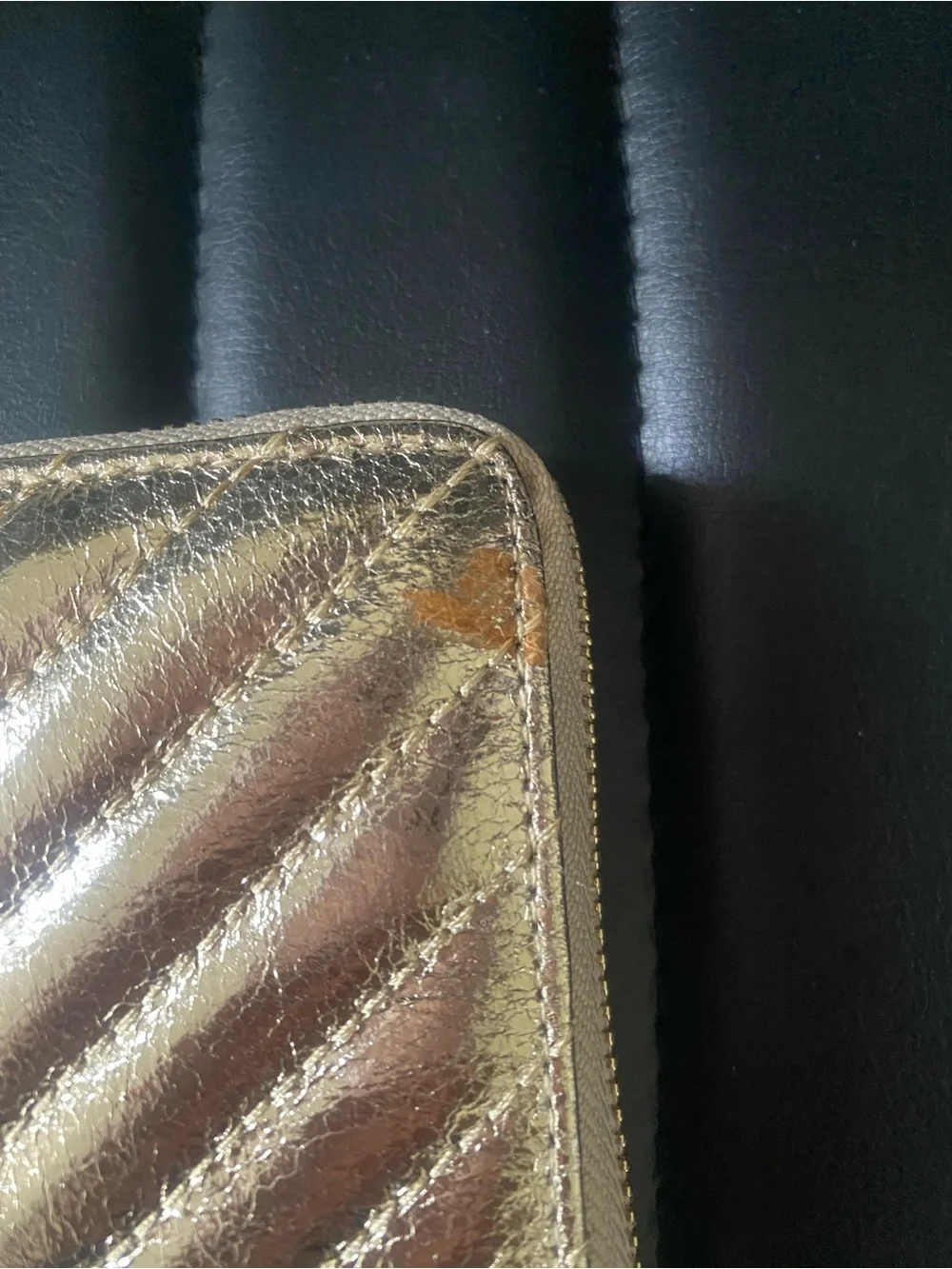 Victoria's Secret Metallic Crackle Gold Chevron Quilted Zip Wallet - Picture 4 of 4